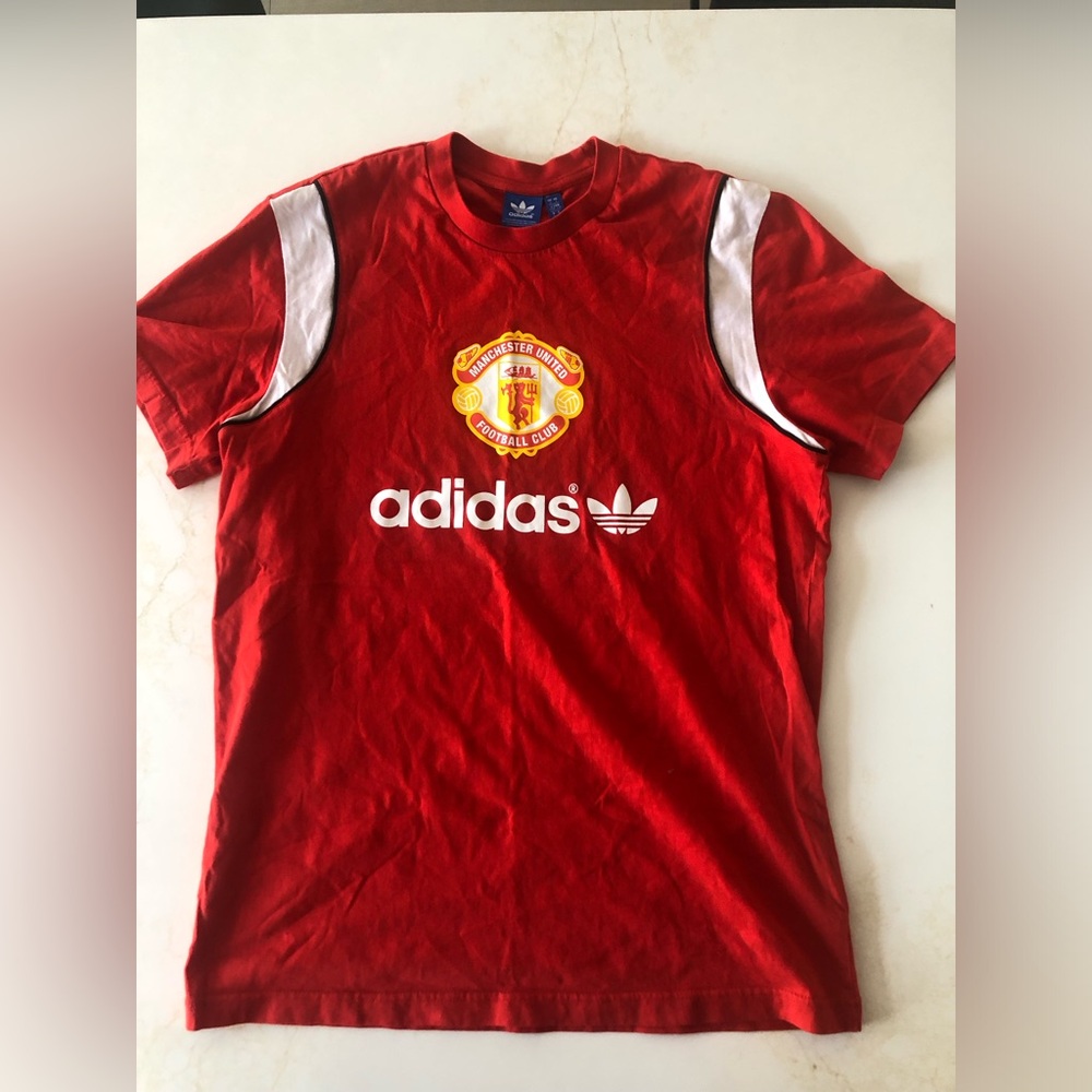 Adidas Red Manchester United T-Shirt